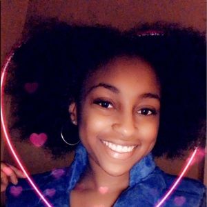 Meet your Posher, Teana